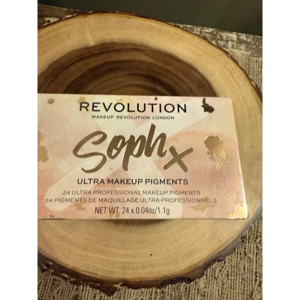 Makeup Revolution Soph X Eyeshadow PIGMENTS Palette 24 Ultra Shades Sealed